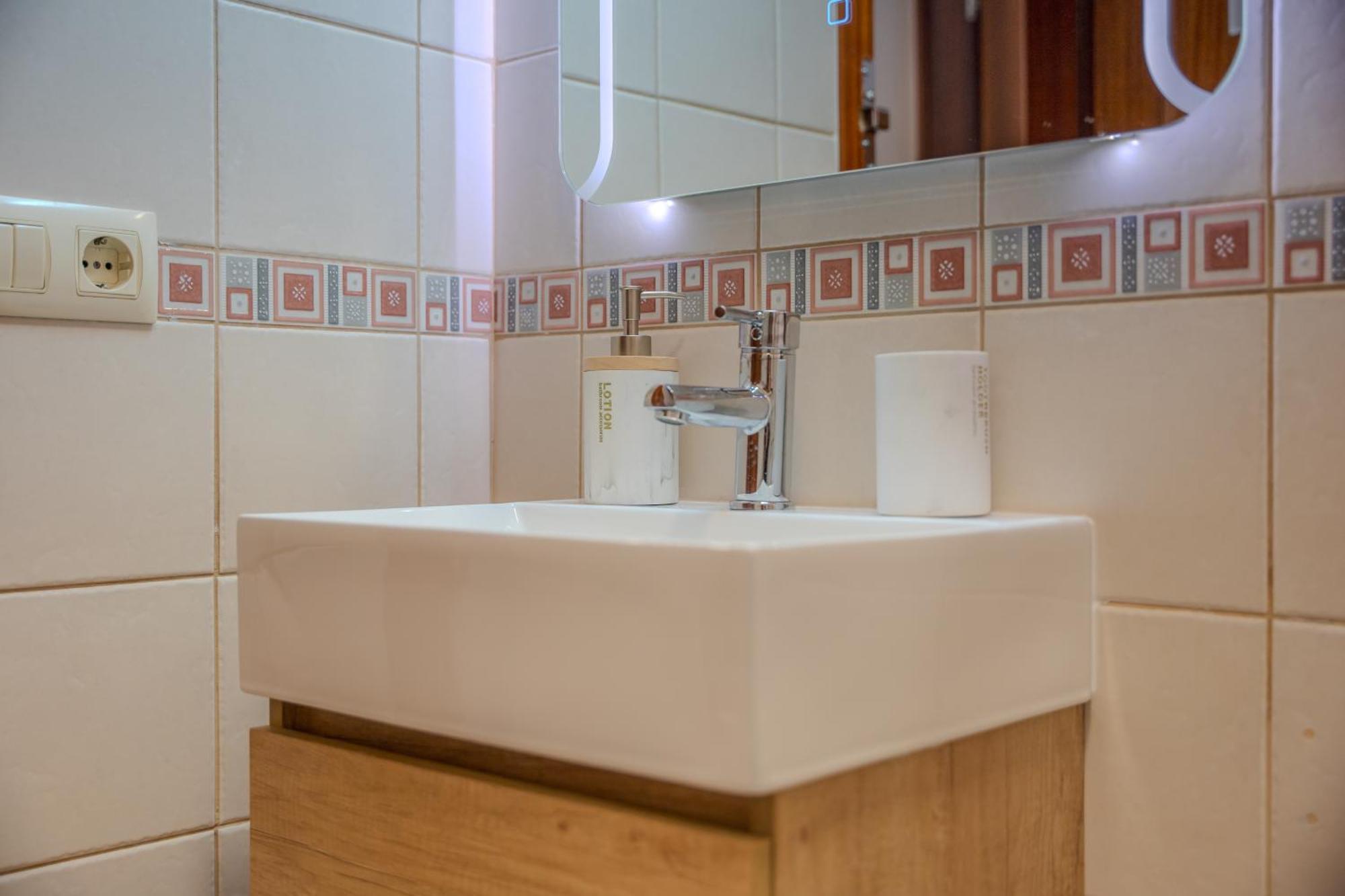 Rooms City Сан Исидро Екстериор снимка